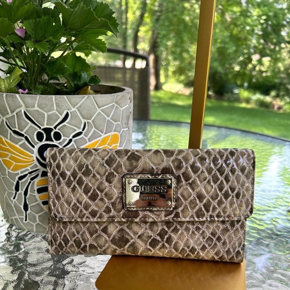 Guess Brown Snake Print wallet - Picture 1 of 6